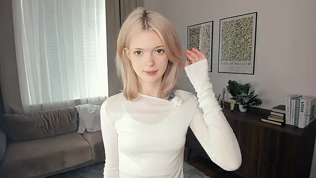 LaureMestler online show from October 2025 08:40:01 AM