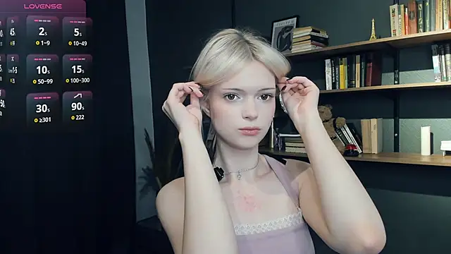 LaureMestler online show from January 2026 01:14:01 PM