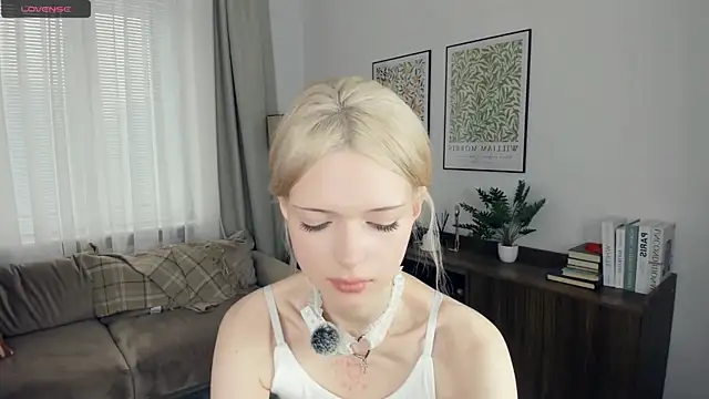 LaureMestler online show from October 2025 07:51:02 AM