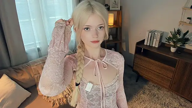 LaureMestler online show from May 2026 11:16:01 AM