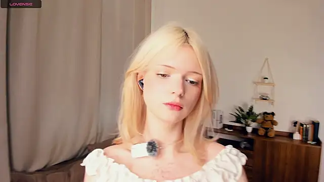 LaureMestler online show from March 2026 08:04:01 AM