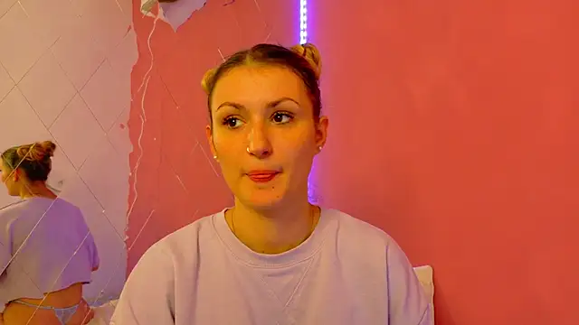 Anaayss  online show from October 2025 05:06:02 AM