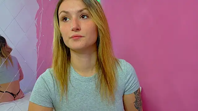 Anaayss  online show from October 2025 04:55:02 AM