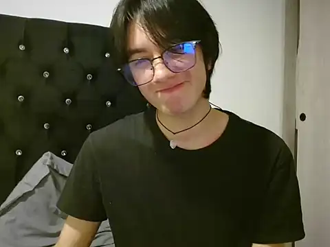 Snapshot of Matti_Mendez_ chatting on June 2026 11:24:02 PM Matti Mendez online show from June 2026 11:24:02 PM