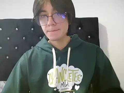 Snapshot of Matti_Mendez_ chatting on June 2026 01:30:01 PM Matti Mendez online show from June 2026 01:30:01 PM