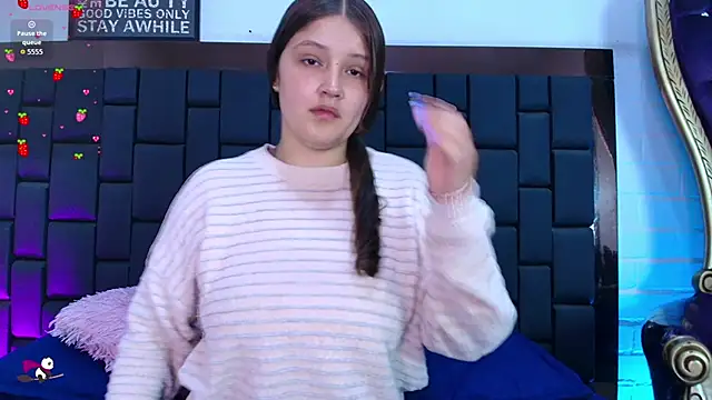 Krystal Heartss online show from October 2025 05:56:02 PM