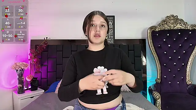 Krystal Heartss online show from November 2025 01:33:01 PM