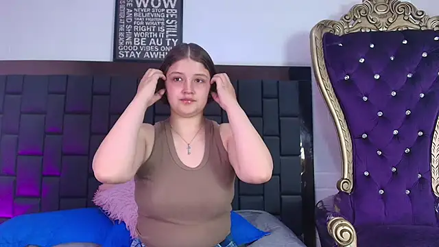 Krystal Heartss online show from October 2025 05:25:01 PM