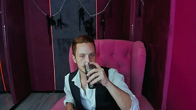 LeoMooree online show from October 2025 03:40:02 AM