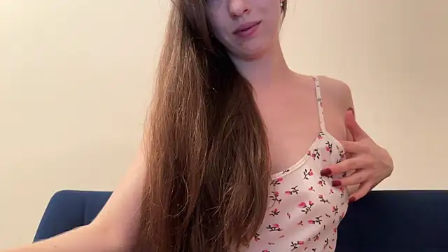 Prettyyy Angel online show from April 2026 06:32:01 PM