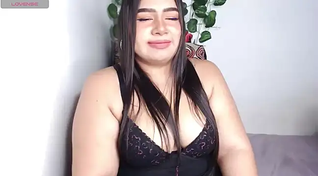Snapshot of vivianepierss chatting on February 2025 07:55:02 AM vivianepierss online show from February 2025 07:55:02 AM