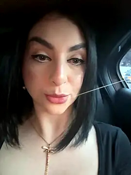 LlianneDiamond1 online show from December 2025 10:09:01 PM