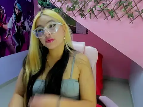 Snapshot of missylove303av chatting on October 2025 02:36:02 PM missylove303av online show from October 2025 02:36:02 PM