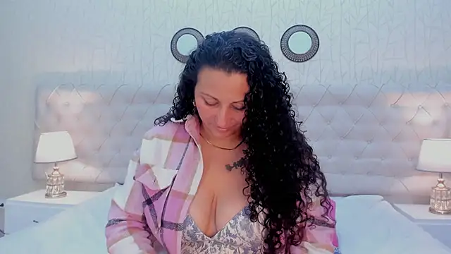 VaniaRose online show from November 2025 01:49:01 PM