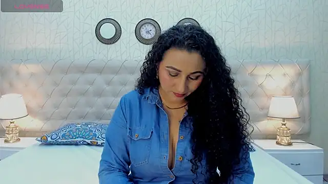 VaniaRose online show from October 2025 01:09:01 PM