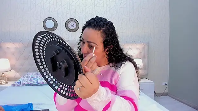 VaniaRose online show from November 2025 01:44:02 PM