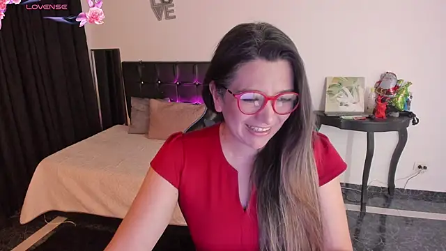 Hanna MA online show from November 2025 03:23:02 PM