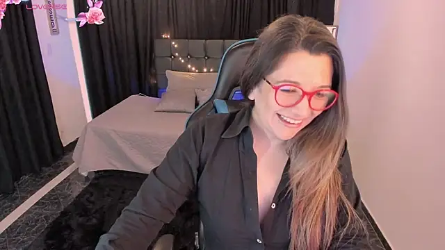 Hanna MA online show from November 2025 03:37:02 PM