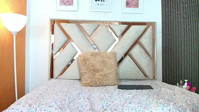 Snapshot of Lia_Roseh chatting on December 2025 07:57:02 PM Lia Roseh online show from December 2025 07:57:02 PM