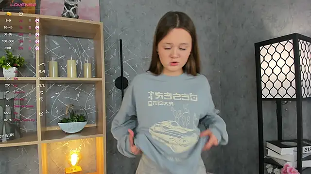 ElenoreReth online show from November 2025 01:32:02 AM