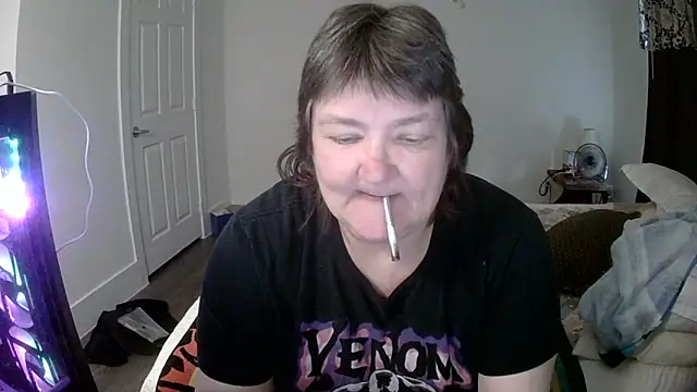 Buggy1965 online show from December 2025 04:27:01 PM