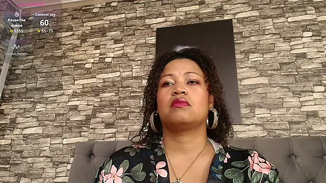 TaniaJhons online show from October 2025 03:02:02 PM