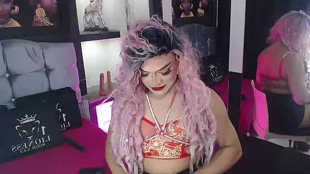 Sophia hott01 online show from September 2025 12:00:02 PM