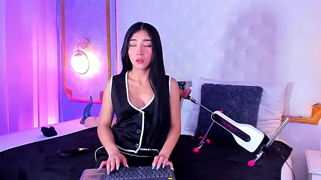 Mariana Kalo online show from February 2026 10:34:02 AM