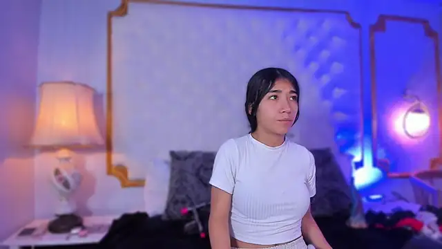 Mariana Kalo online show from December 2025 11:01:01 AM