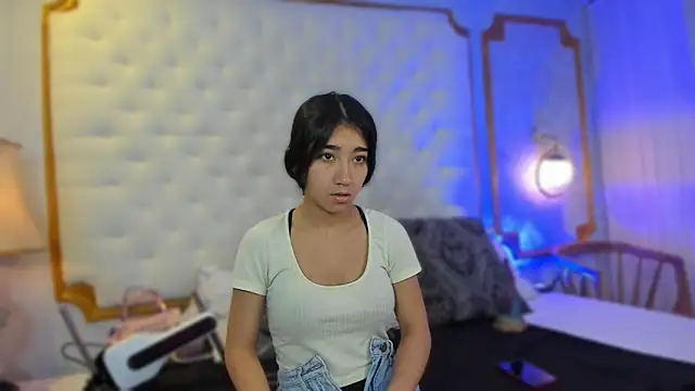 Mariana Kalo online show from December 2025 11:24:02 AM