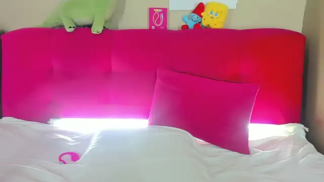 Snapshot of Angel_Leeks chatting on November 2025 04:18:01 AM Angel Leeks online show from November 2025 04:18:01 AM