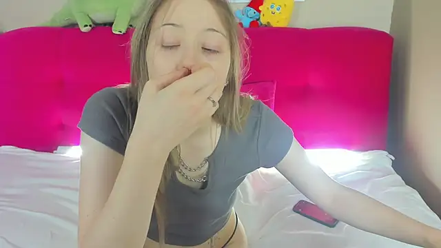 Snapshot of Angel_Leeks chatting on November 2025 11:03:02 AM Angel Leeks online show from November 2025 11:03:02 AM