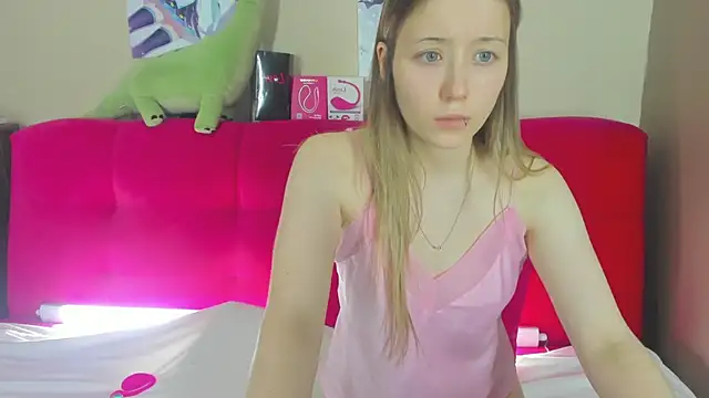 Snapshot of Angel_Leeks chatting on November 2025 12:59:01 PM Angel Leeks online show from November 2025 12:59:01 PM