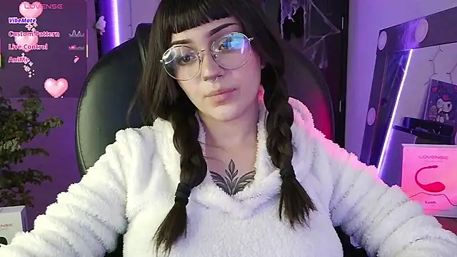 LesRose online show from October 2025 05:34:02 PM