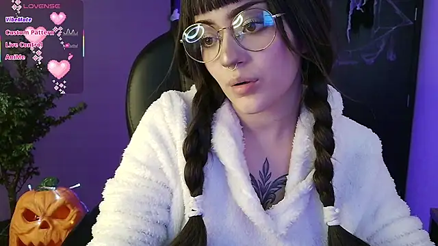 LesRose online show from October 2025 06:23:02 PM