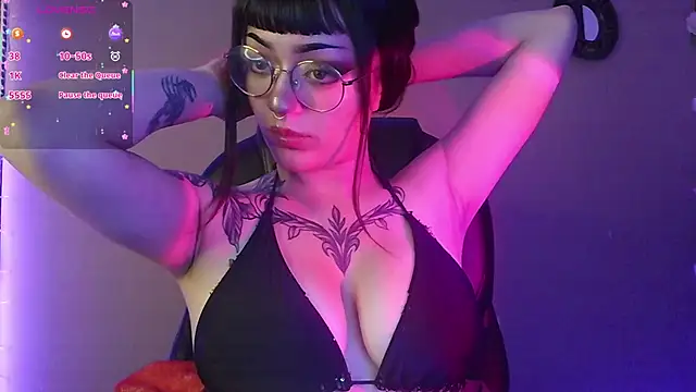 Snapshot of LesRose chatting on December 2025 04:23:02 AM LesRose online show from December 2025 04:23:02 AM