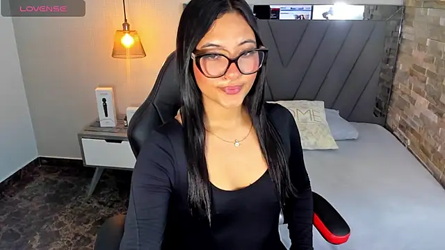 SYLVANA REY4 online show from October 2025 07:26:02 PM