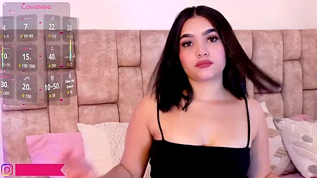 LunaOcampo  online show from November 2025 05:35:02 PM