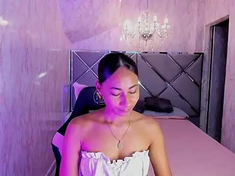 Snapshot of Nia_imanni chatting on October 2025 07:37:02 PM Nia imanni online show from October 2025 07:37:02 PM
