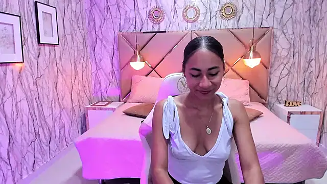 Snapshot of Nia_imanni chatting on September 2025 12:00:02 PM Nia imanni online show from September 2025 12:00:02 PM