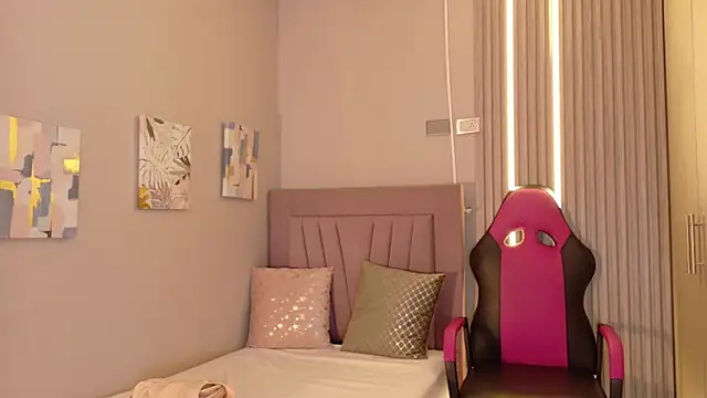 Snapshot of meli_peach1 chatting on December 2025 07:31:01 PM meli peach1 online show from December 2025 07:31:01 PM