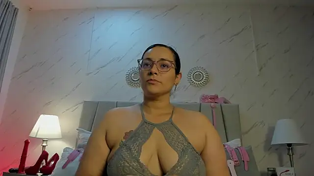 Michell Monet online show from November 2025 11:58:02 AM