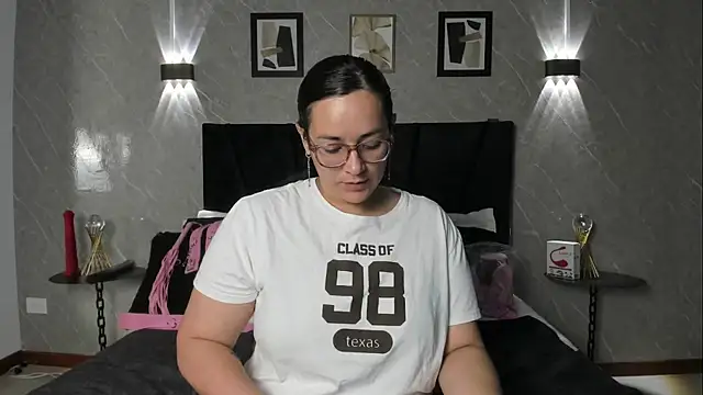 Michell Monet online show from October 2025 11:44:02 AM