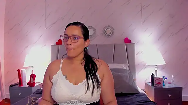 Michell Monet online show from February 2026 12:05:02 PM