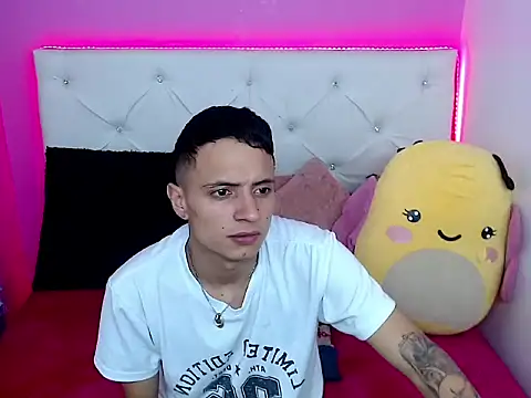 xx-kike-xx online show from October 2025 02:07:02 PM
