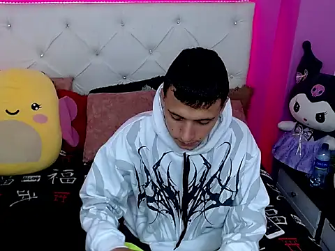 xx-kike-xx online show from October 2025 01:26:02 PM