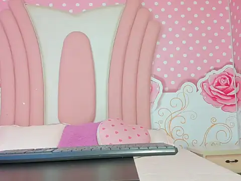 Snapshot of SofiaaBigBoobs chatting on November 2025 12:05:01 PM SofiaaBigBoobs online show from November 2025 12:05:01 PM