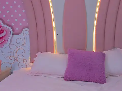 Snapshot of SofiaaBigBoobs chatting on November 2025 12:04:02 PM SofiaaBigBoobs online show from November 2025 12:04:02 PM