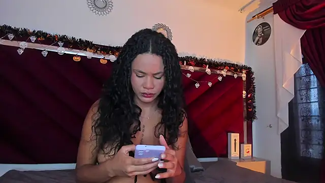 Jade Thonson1 online show from October 2025 07:25:02 PM