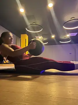 Anavalle online show from November 2025 05:46:01 PM